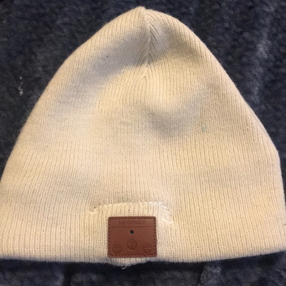 Tynergy NWOT Hat / Beanie - Wireless Bluetooth Hat